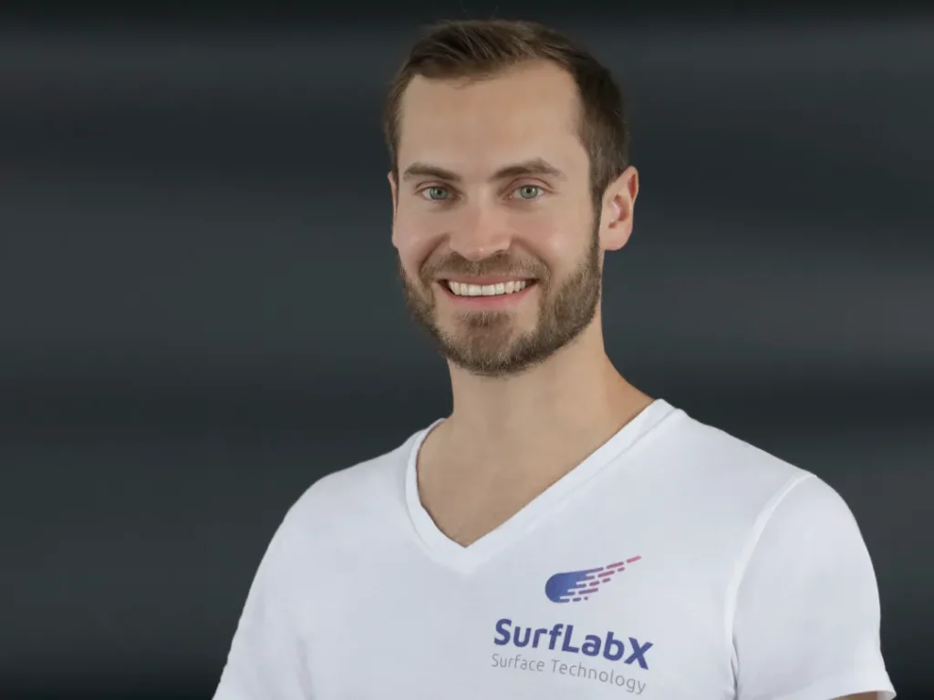 Simon Schelle, Head of Laboratories & Partner SurfLabX GmbH