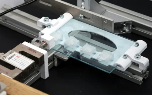 ice cube pusher test with three ice cubes